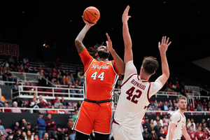 Stanford was led by 7-foot-1 senior Maxime Raynaud registering 21 points and 15 rebounds in its 70-61 win over Syracuse.